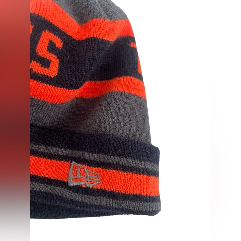 New Era Detroit Tigers Baseball Knit Winter Hat with Pom - Picture 2 of 5